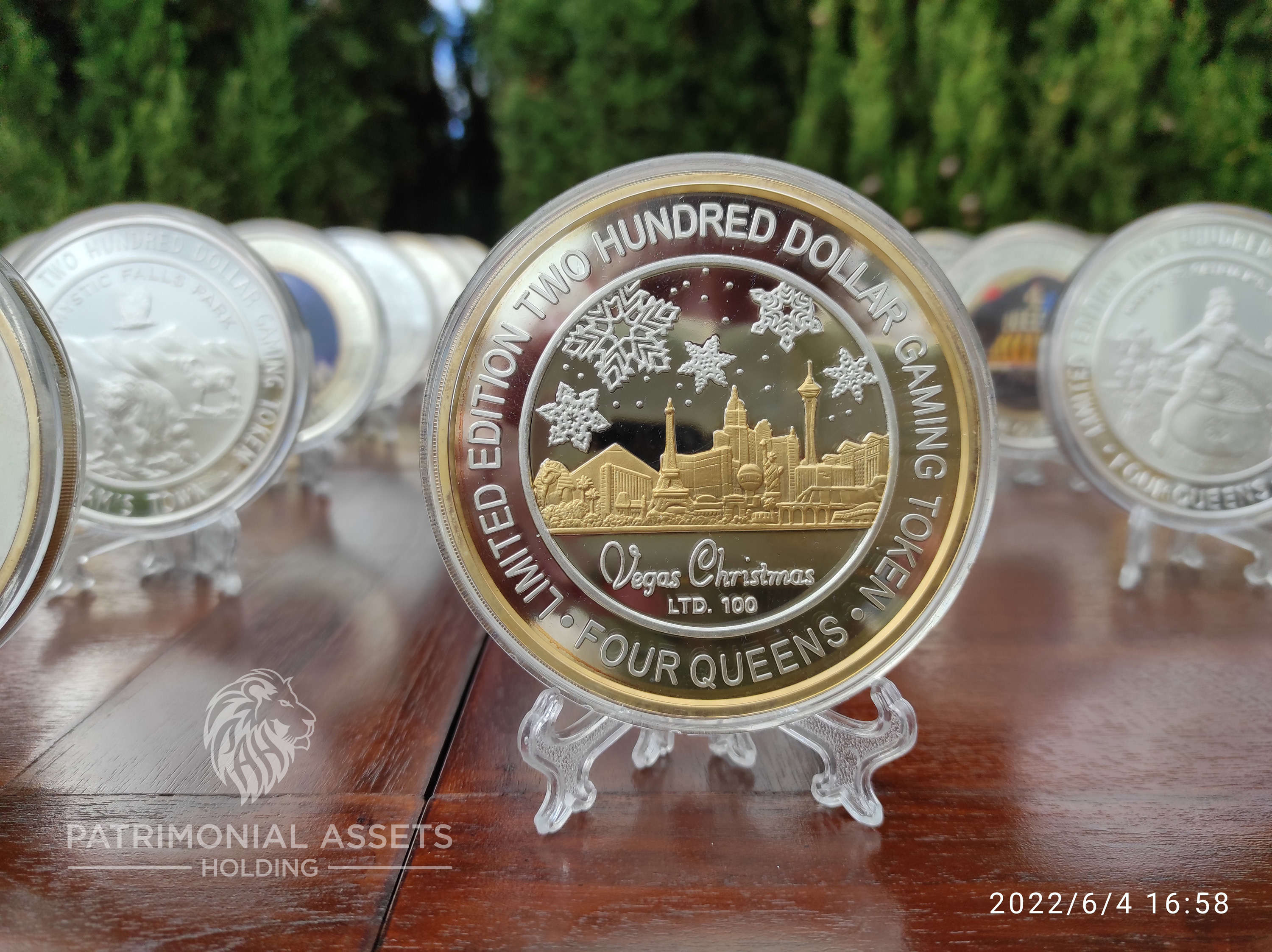 Vegas Christmas LTD.100 — 2004 — 24k HGE — Mint S — Serial #0001