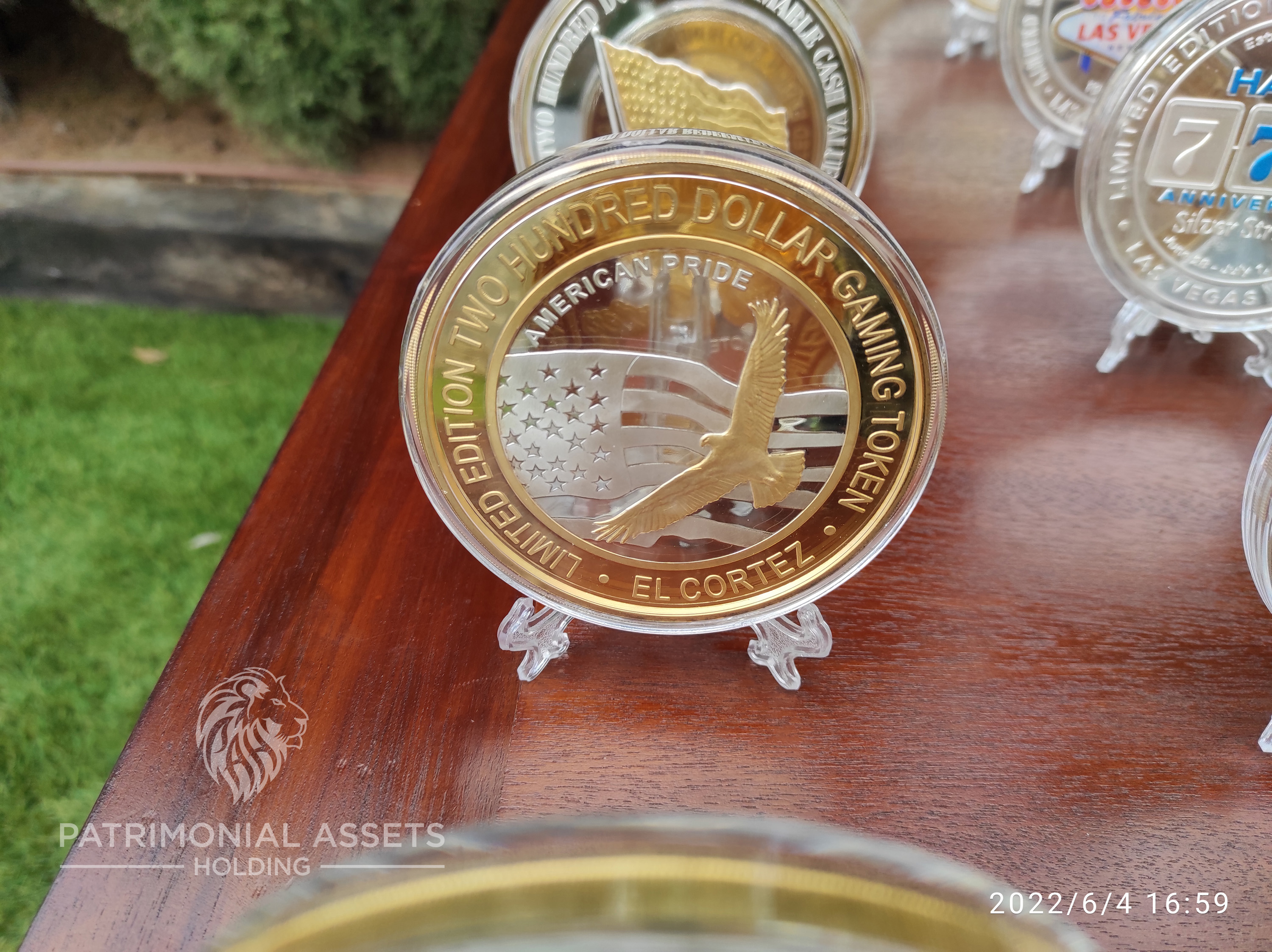 Eagle flying over American flag — 2003 — 24k HGE — Mint S — Serial #001