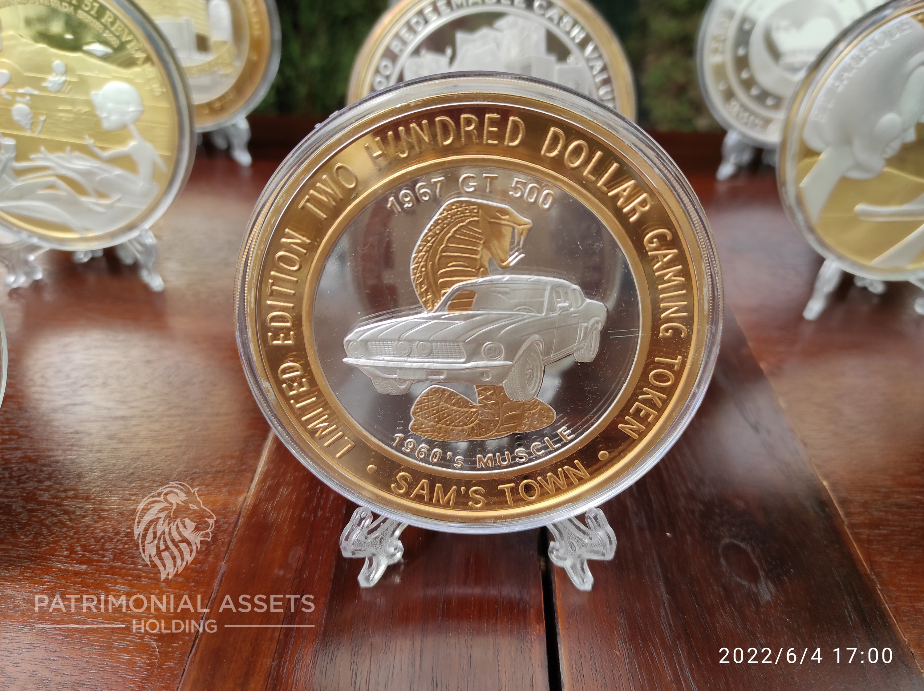 1967 GT 500 (coche + cobra dorado) — 2010 — 24k HGE — Mint S