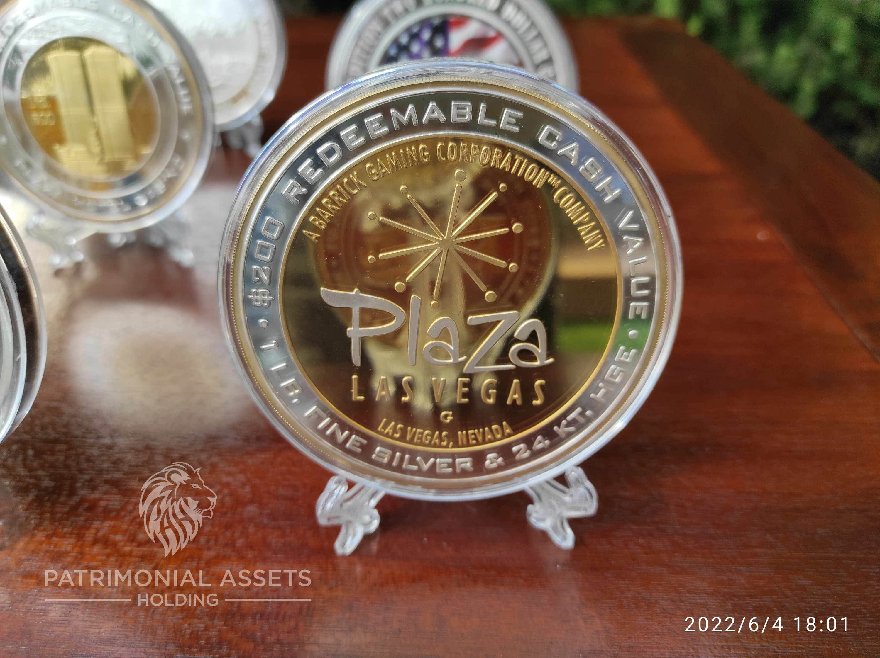 Hawaii - Cascada de agua Silver — 2004 — 24k HGE — Mint G — Serial #101