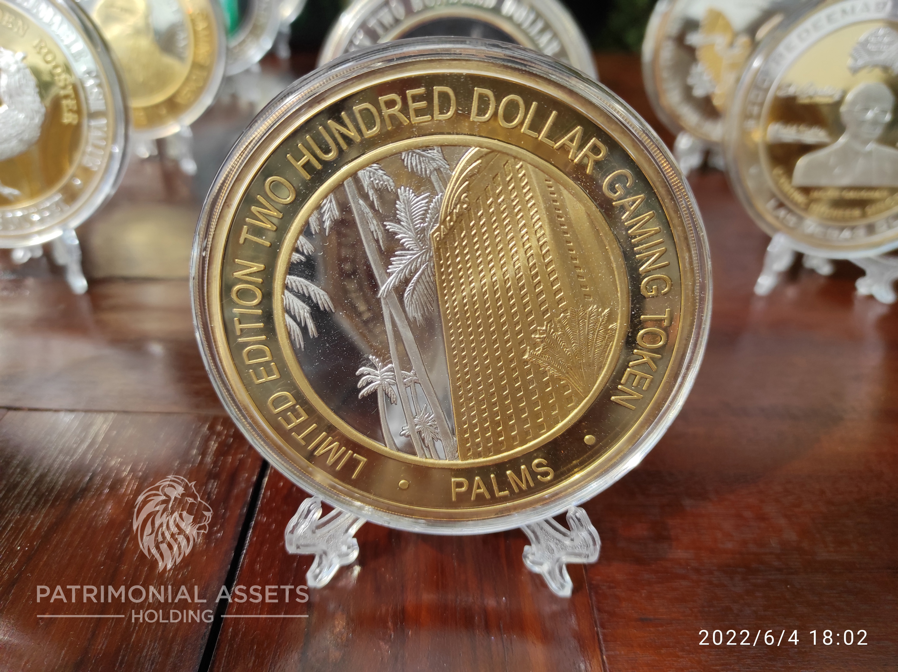 Casino building + palm trees — 2002 — 24k HGE — Mint S — Serial #0001